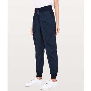 Lululemon Dance Studio Mid-Rise Jogger 28" Full Length / Size 4 / True Navy